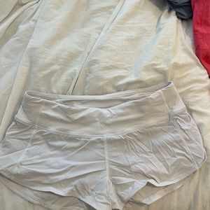 Lululemon Speed Up White Shorts 2” In Seem Size 4 Lightly Worn